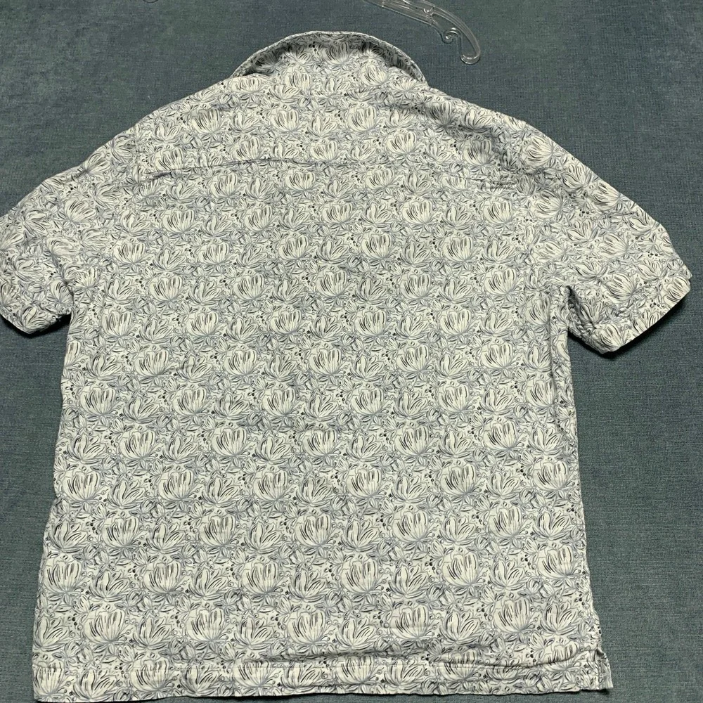 Levi's Camp Shirt Mens Medium White Blue Floral Botanical Beachwear Relaxed Fit